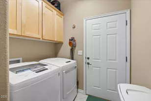 523 Meadowbrook Dr, Central Point, OR 97502 - Photo 25