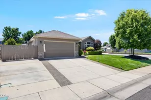 523 Meadowbrook Dr, Central Point, OR 97502 - Photo 33