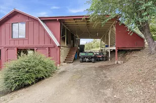 4250 Independence School Rd, Medford, OR 97501 - Photo 3