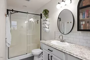 127 SW Vicki Ln, Grants Pass, OR 97526 - Photo 17