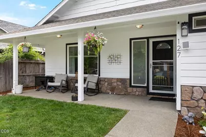 127 SW Vicki Lane, Grants Pass, OR 97526 - Photo 3
