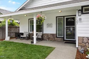 127 SW Vicki Ln, Grants Pass, OR 97526 - Photo 3