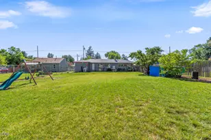 2505 Wiard St, Klamath Falls, OR 97603 - Photo 3