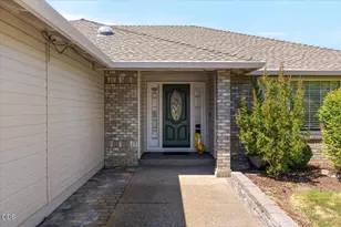 3511 Blue Blossom Dr, Medford, OR 97504 - Photo 5