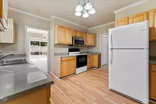 300 Sunrise Ave, Medford, OR 97504 - Photo 17
