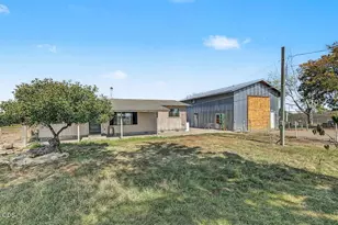 1745 E Gregory, Central Point, OR 97502 - Photo 3