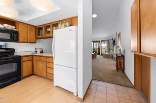 667 Golden Ln, Medford, OR 97504 - Photo 9
