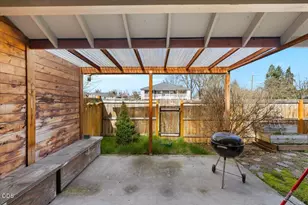 667 Golden Ln, Medford, OR 97504 - Photo 21
