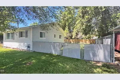 5989 Delaware Avenue, Klamath Falls, OR 97603 - Photo 3