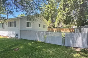 5989 Delaware Ave, Klamath Falls, OR 97603 - Photo 3