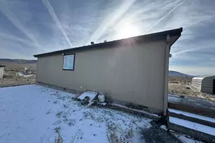 27737 Ford Rd, Bend, OR 97701 - Photo 3