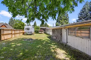 1980 McCarter Ln, Grants Pass, OR 97527 - Photo 39