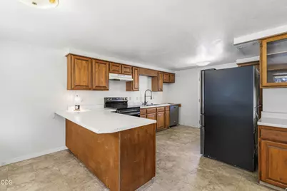 1980 McCarter Lane, Grants Pass, OR 97527 - Photo 9