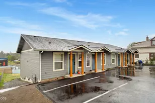 382 NE 10th St, Prineville, OR 97754 - Photo 3