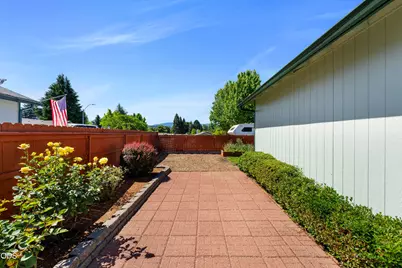 1445 SW Silver Maple Way, Grants Pass, OR 97526 - Photo 25