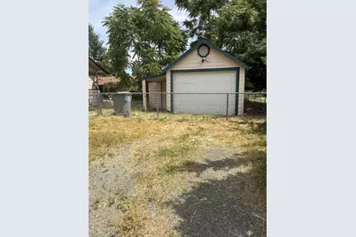 501 SE J Street, Grants Pass, OR 97526 - Photo 9