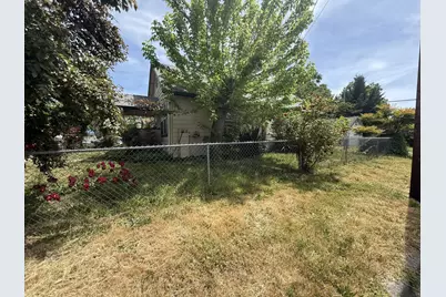 501 SE J Street, Grants Pass, OR 97526 - Photo 19