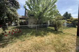 501 SE J St, Grants Pass, OR 97526 - Photo 19