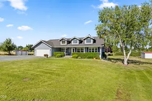 846 Schroeder Ln, Grants Pass, OR 97527 - Photo 3
