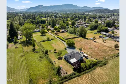 846 Schroeder Lane, Grants Pass, OR 97527 - Photo 39