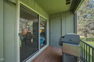 807 E Desperado, Sisters, OR 97759 - Photo 31