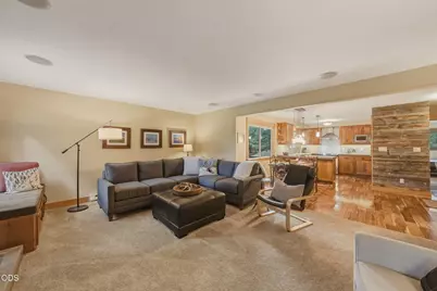 807 E Desperado #UNIT 202, Sisters, OR 97759 - Photo 3