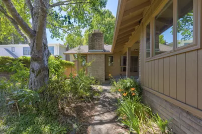 1325 NW Lawnridge Avenue, Grants Pass, OR 97526 - Photo 41