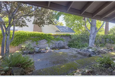 1325 NW Lawnridge Avenue, Grants Pass, OR 97526 - Photo 35