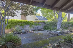 1325 NW Lawnridge Ave, Grants Pass, OR 97526 - Photo 35
