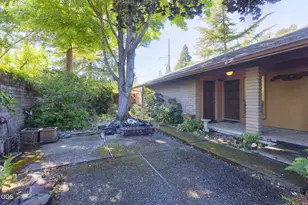 1325 NW Lawnridge Ave, Grants Pass, OR 97526 - Photo 35