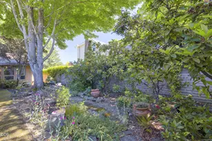 1325 NW Lawnridge Ave, Grants Pass, OR 97526 - Photo 37