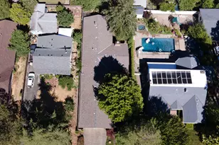 1325 NW Lawnridge Ave, Grants Pass, OR 97526 - Photo 53