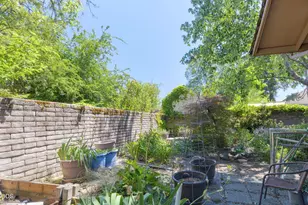 1325 NW Lawnridge Ave, Grants Pass, OR 97526 - Photo 43