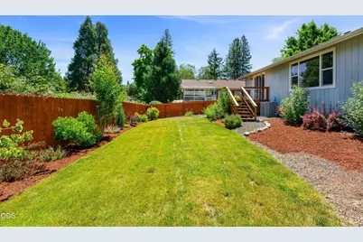 2503 NW Lassen Way, Grants Pass, OR 97526 - Photo 23