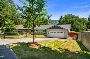 2503 NW Lassen Way, Grants Pass, OR 97526 - Photo 31