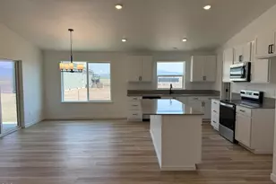 202 SE Peppermint Loop, Culver, OR 97734 - Photo 5