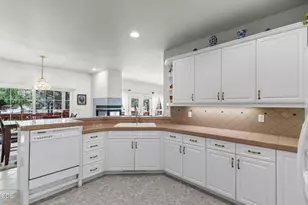8280 Junco Ct, Redmond, OR 97756 - Photo 15