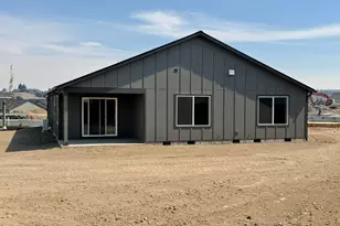 676 NE Rickenbacker Rd, Madras, OR 97741 - Photo 23