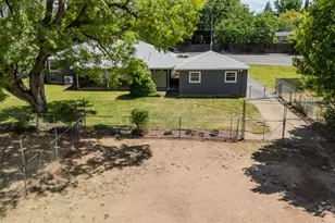 1375 Crater Lake Ave, Medford, OR 97504 - Photo 27