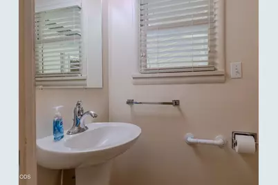1375 Crater Lake Avenue, Medford, OR 97504 - Photo 23
