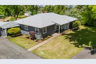 1375 Crater Lake Avenue, Medford, OR 97504 - Photo 3