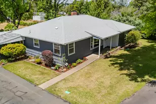 1375 Crater Lake Ave, Medford, OR 97504 - Photo 3