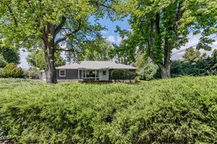 1375 Crater Lake Ave, Medford, OR 97504 - Photo 1