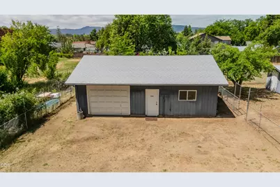 1375 Crater Lake Avenue, Medford, OR 97504 - Photo 31