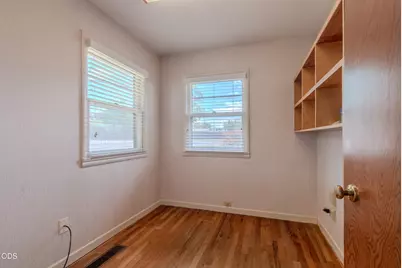 1375 Crater Lake Avenue, Medford, OR 97504 - Photo 9