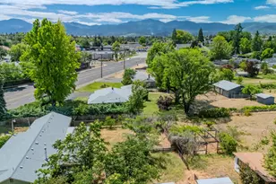 1375 Crater Lake Ave, Medford, OR 97504 - Photo 45