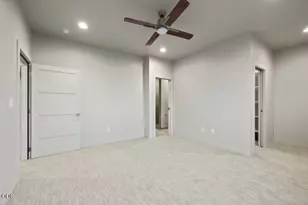 7306 Hanks Marsh Vis, Klamath Falls, OR 97601 - Photo 57