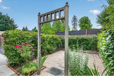 1222 Monroe Way, Grants Pass, OR 97527 - Photo 9