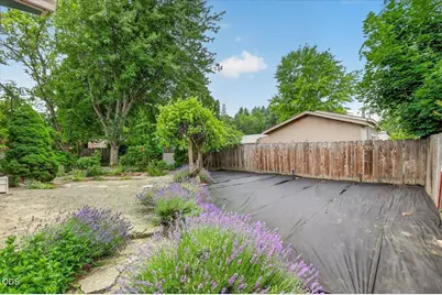 1222 Monroe Way, Grants Pass, OR 97527 - Photo 35