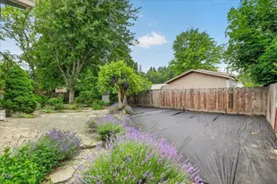1222 Monroe Way, Grants Pass, OR 97527 - Photo 35